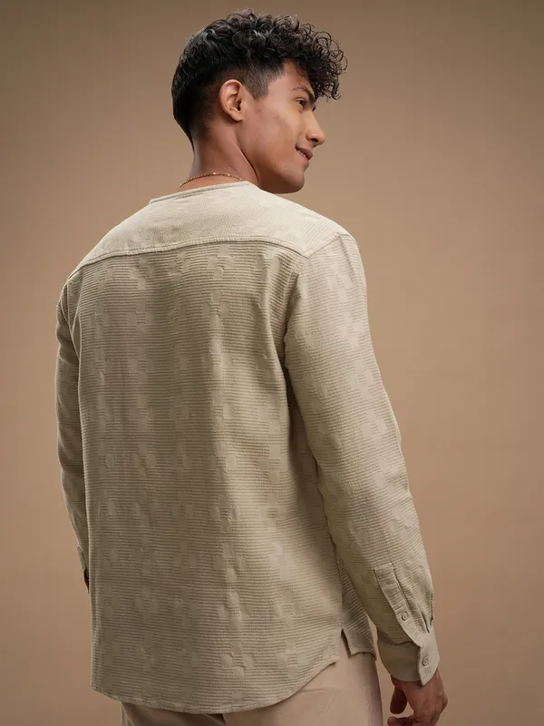 Highlander Men Beige Self Design Relaxed Fit Casual Shirt