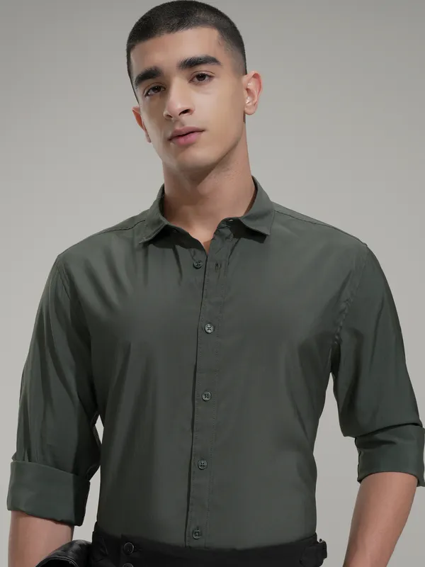 Men Slim Fit Casual Shirt