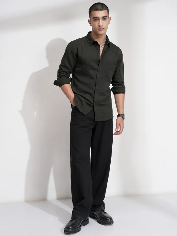 Highlander Men Olive Self Design Slim Fit Casual Shirt