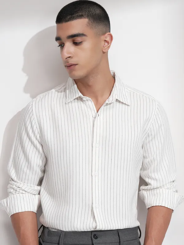 Men Slim Fit Casual Shirt