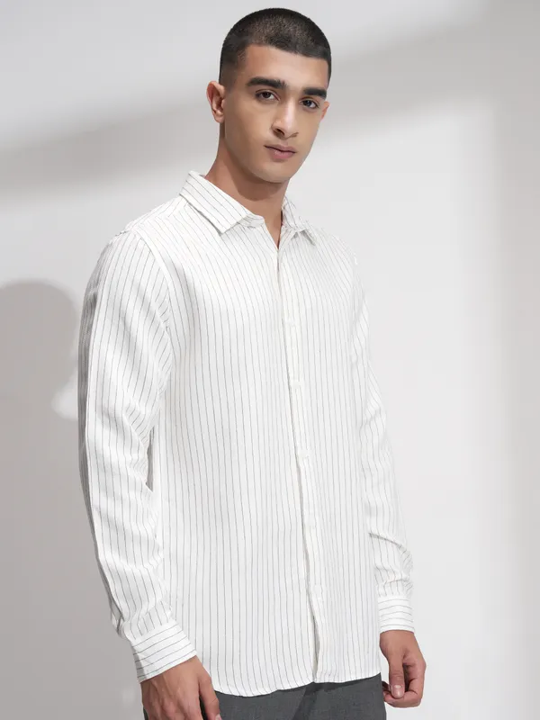 Highlander Men White Striped Slim Fit Casual Shirt