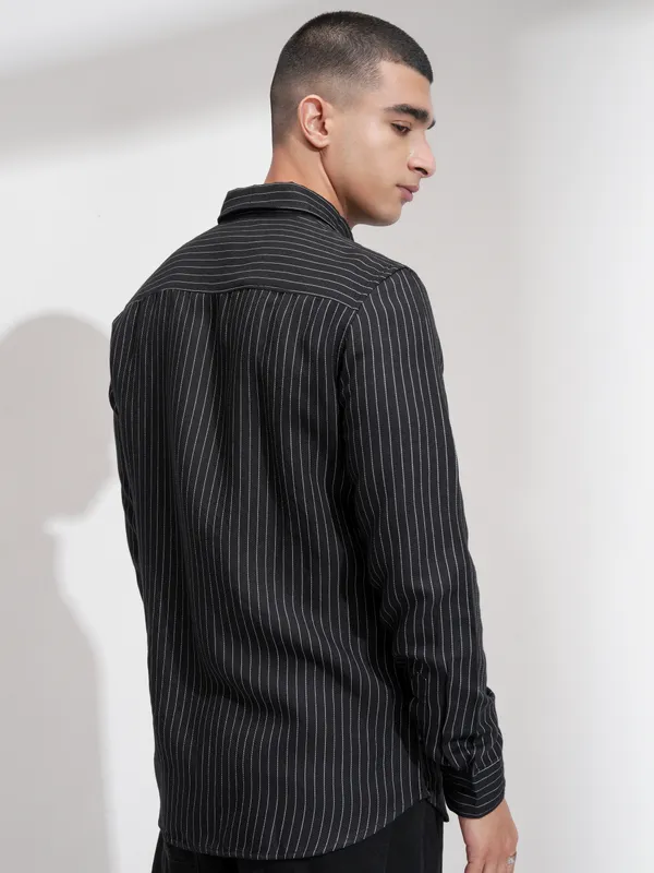 Highlander Men Black Striped Slim Fit Casual Shirt