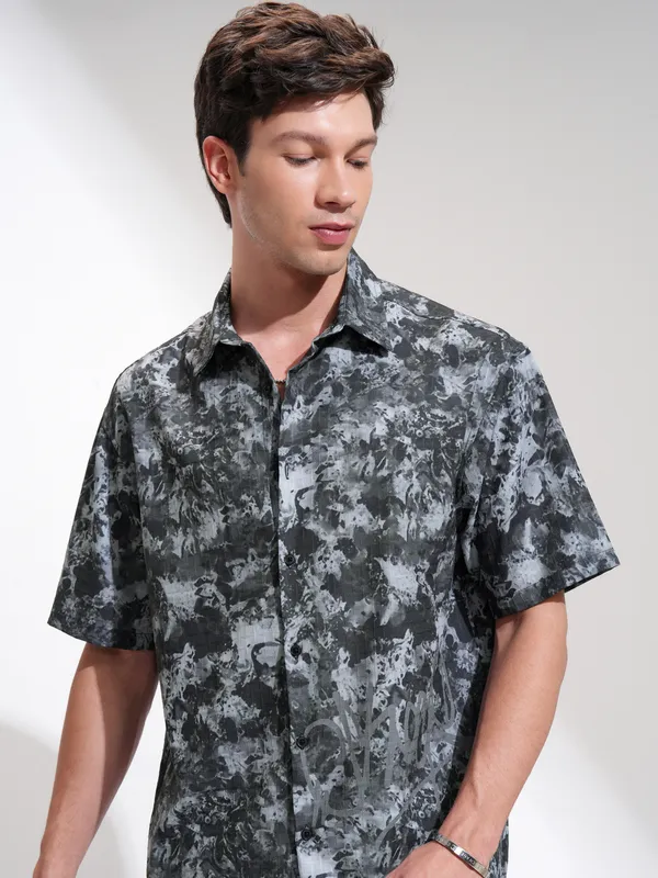 Highlander Men Black Printed Oversized Fit Casual Shirt
