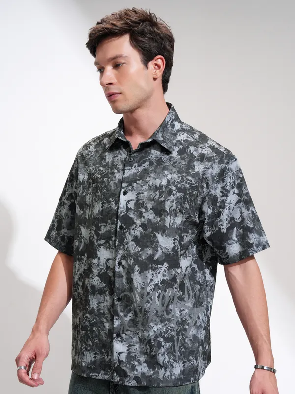Highlander Men Black Printed Oversized Fit Casual Shirt