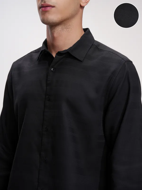 Highlander Men Black Striped Slim Fit Casual Shirt