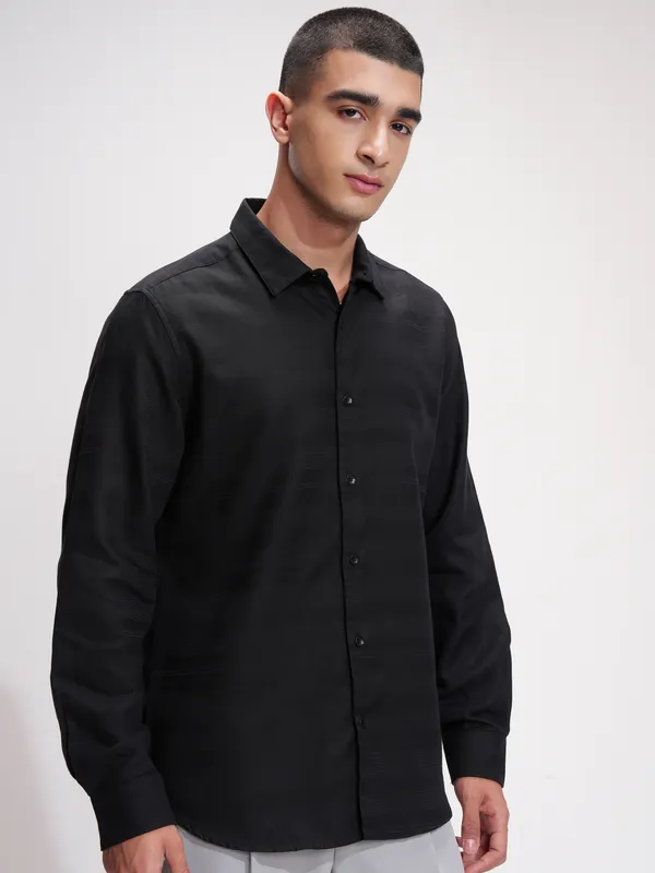Highlander Men Black Striped Slim Fit Casual Shirt
