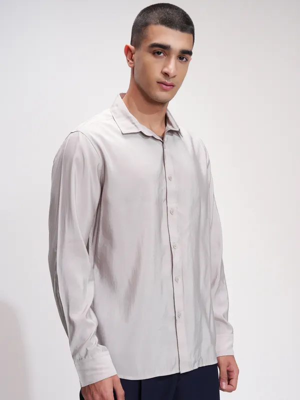 Highlander Men Grey Self Design Slim Fit Casual Shirt