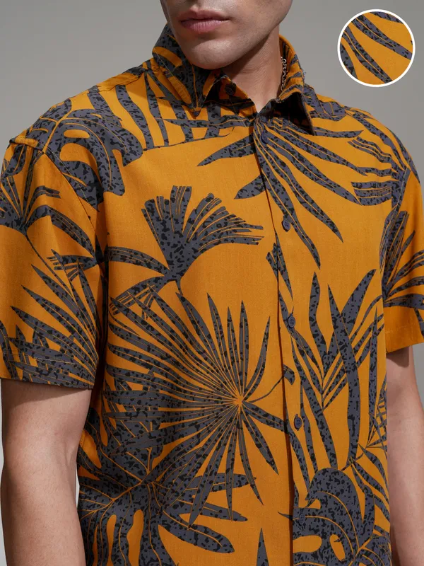 Highlander Men Orange Printed Relaxed Fit Casual Shirt