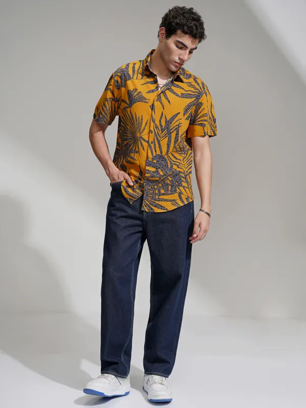 Highlander Men Orange Printed Relaxed Fit Casual Shirt