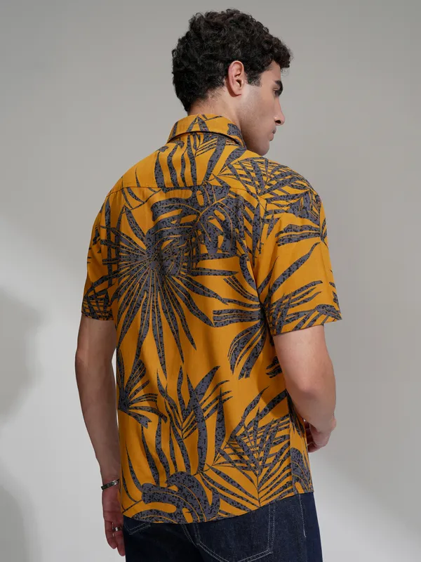 Highlander Men Orange Printed Relaxed Fit Casual Shirt