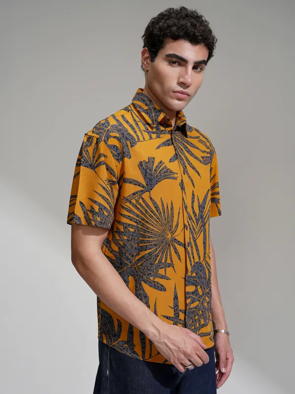 Highlander Men Orange Printed Relaxed Fit Casual Shirt