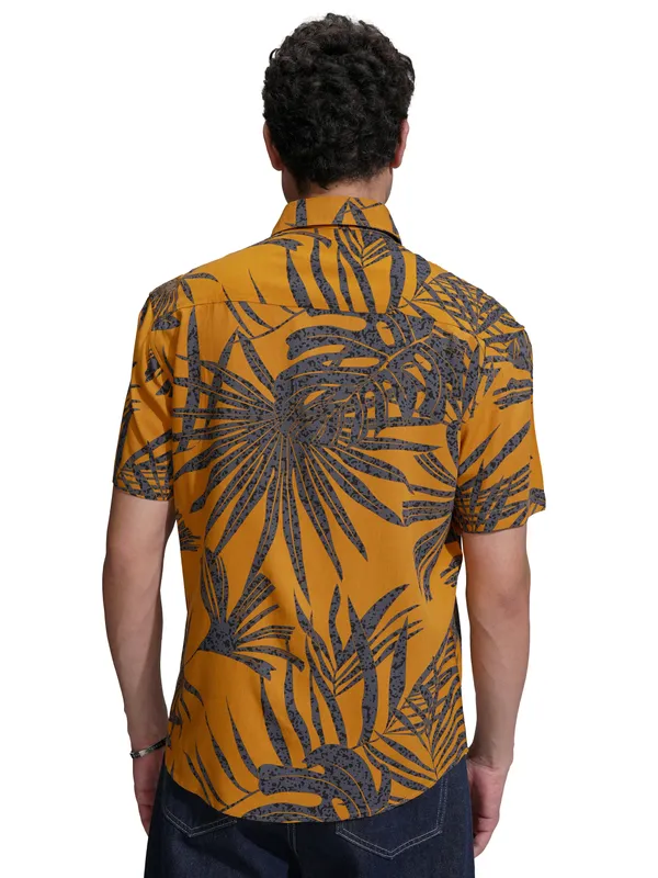 Highlander Men Orange Printed Relaxed Fit Casual Shirt