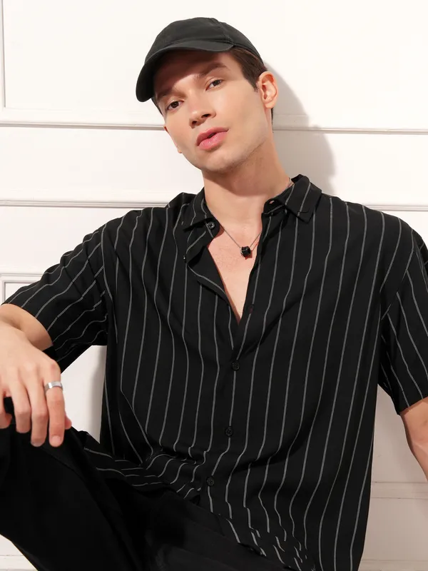 Highlander Men Black Striped Relaxed Fit Casual Shirt