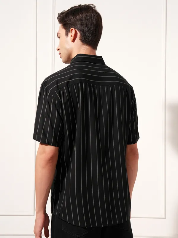 Highlander Men Black Striped Relaxed Fit Casual Shirt