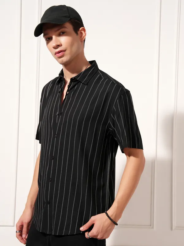 Highlander Men Black Striped Relaxed Fit Casual Shirt