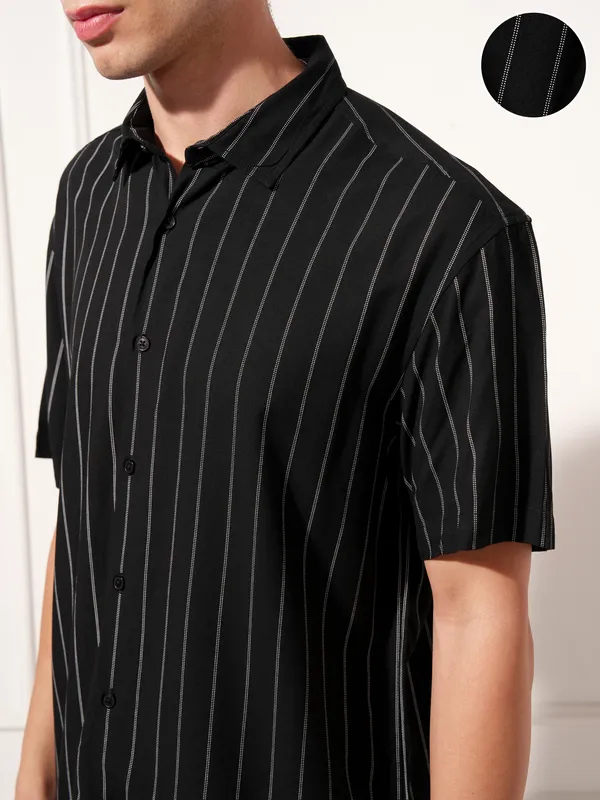 Highlander Men Black Striped Relaxed Fit Casual Shirt