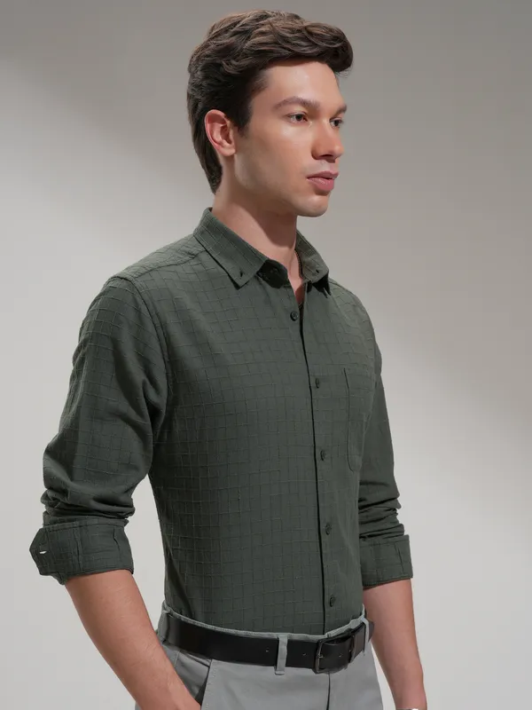 Highlander Men Olive Checked Slim Fit Casual Shirt