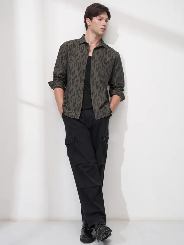 Highlander Men Olive Printed Relaxed Fit Casual Shirt