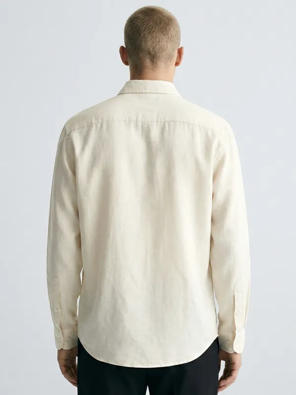 Highlander Men Off White Self Design Relaxed Fit Casual Shirt