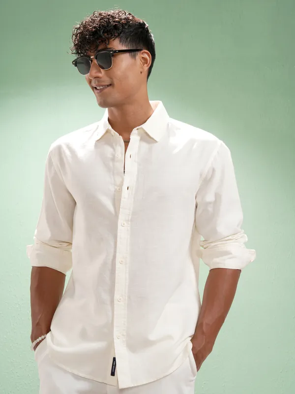 Highlander Men Off White Self Design Relaxed Fit Casual Shirt