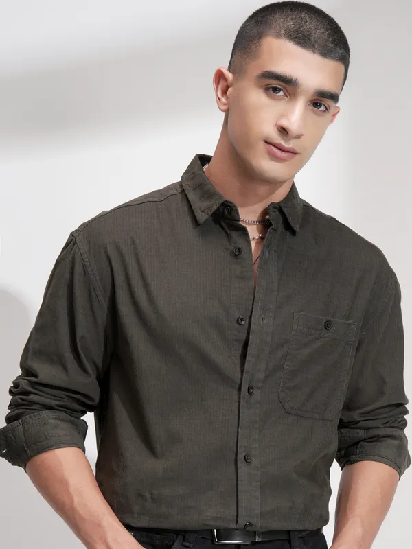 Highlander Men Olive Solid Relaxed Fit Casual Shirt