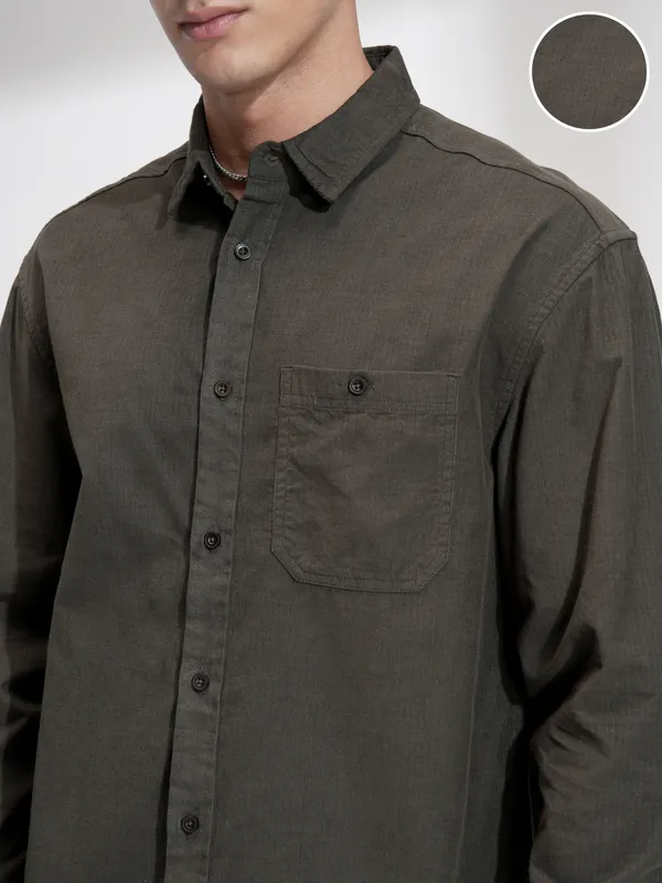 Highlander Men Olive Solid Relaxed Fit Casual Shirt