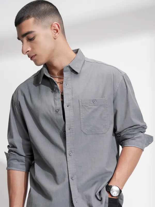 Highlander Men Grey Solid Relaxed Fit Casual Shirt