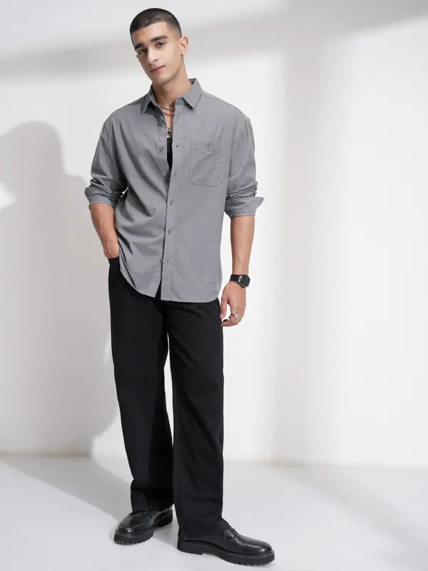 Highlander Men Grey Solid Relaxed Fit Casual Shirt