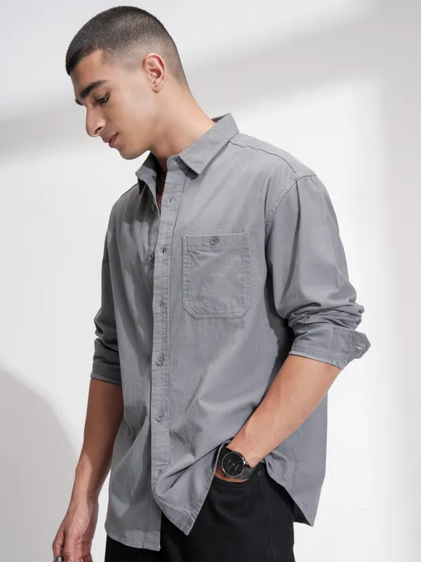 Highlander Men Grey Solid Relaxed Fit Casual Shirt