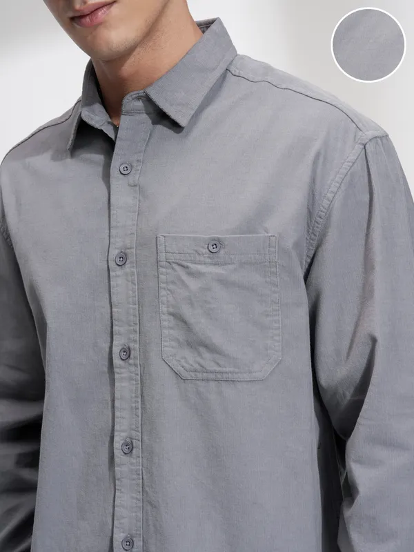 Highlander Men Grey Solid Relaxed Fit Casual Shirt