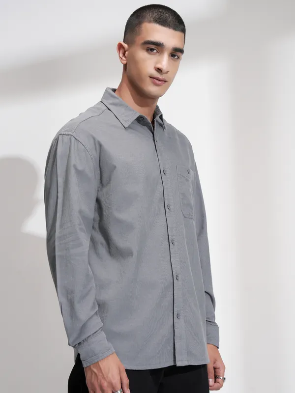 Highlander Men Grey Solid Relaxed Fit Casual Shirt