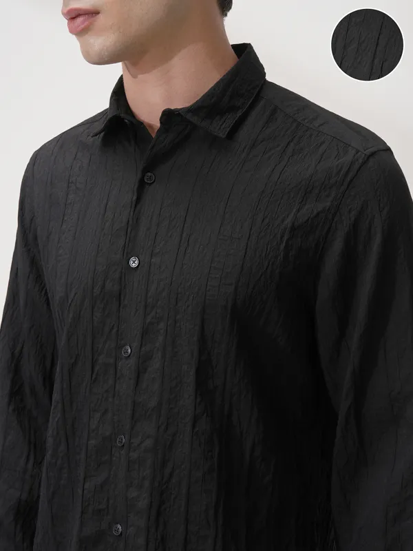 Highlander Men Black Striped Slim Fit Casual Shirt
