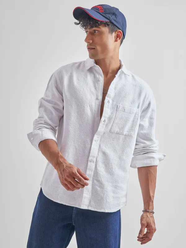 Highlander Men White Self Design Relaxed Fit Casual Shirt