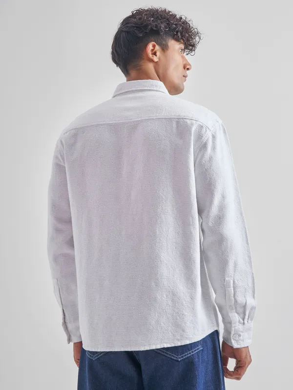 Highlander Men White Self Design Relaxed Fit Casual Shirt