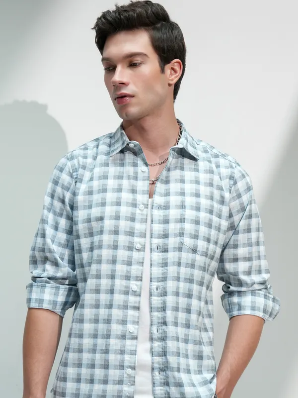 Highlander Men White Checked Slim Fit Casual Shirt