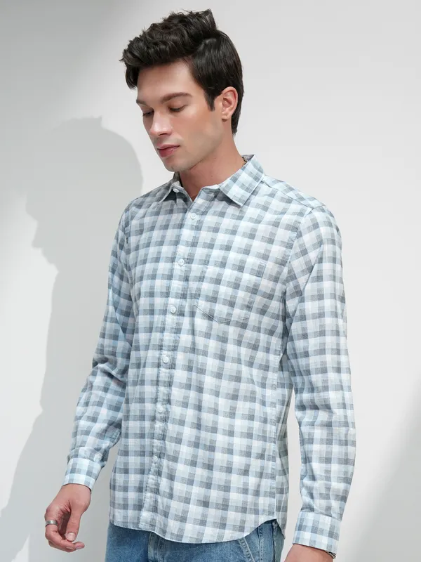 Highlander Men White Checked Slim Fit Casual Shirt