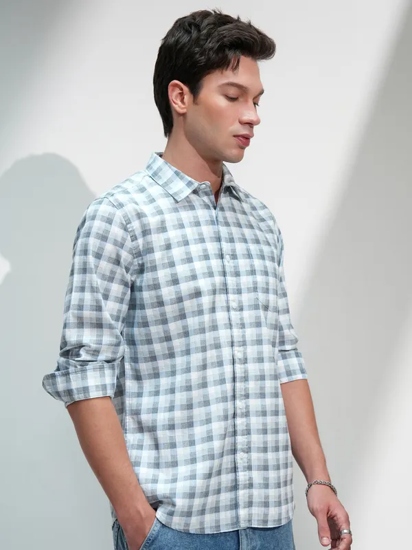 Highlander Men White Checked Slim Fit Casual Shirt