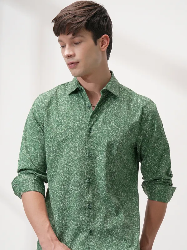 Highlander Men Green Printed Slim Fit Casual Shirt