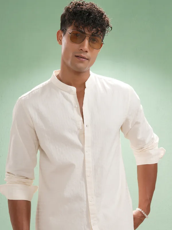 Highlander Men Cream Self Design Slim Fit Casual Shirt
