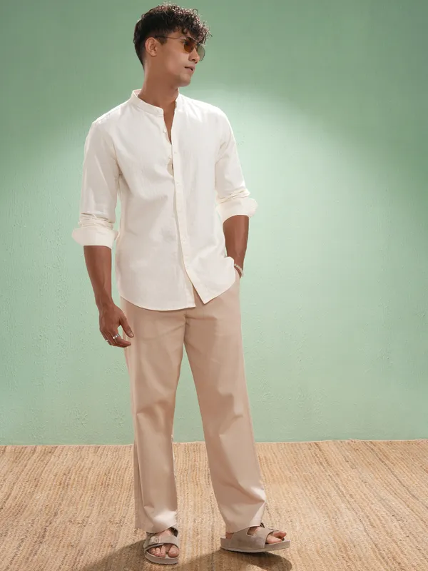 Highlander Men Cream Self Design Slim Fit Casual Shirt