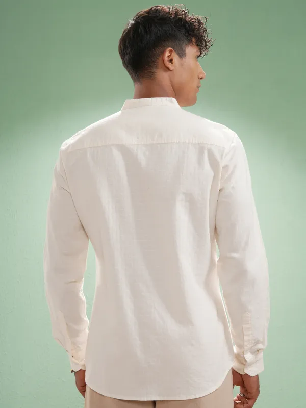 Highlander Men Cream Self Design Slim Fit Casual Shirt