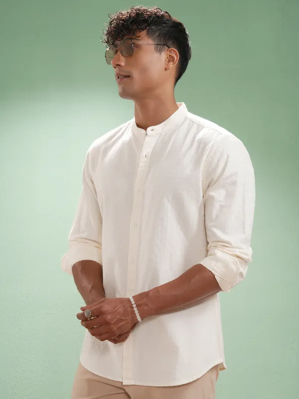 Highlander Men Cream Self Design Slim Fit Casual Shirt