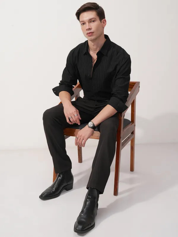 Highlander Men Black Striped Relaxed Fit Casual Shirt