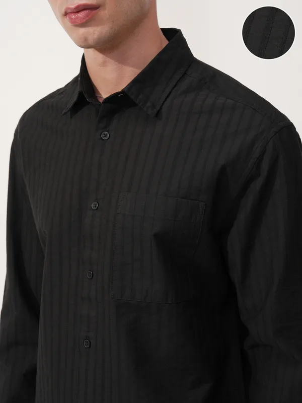 Highlander Men Black Striped Relaxed Fit Casual Shirt