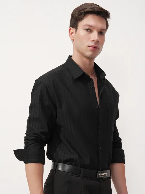 Highlander Men Black Striped Relaxed Fit Casual Shirt