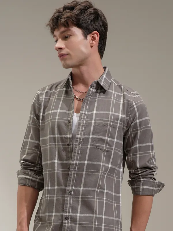 Highlander Men Brown Checked Slim Fit Casual Shirt