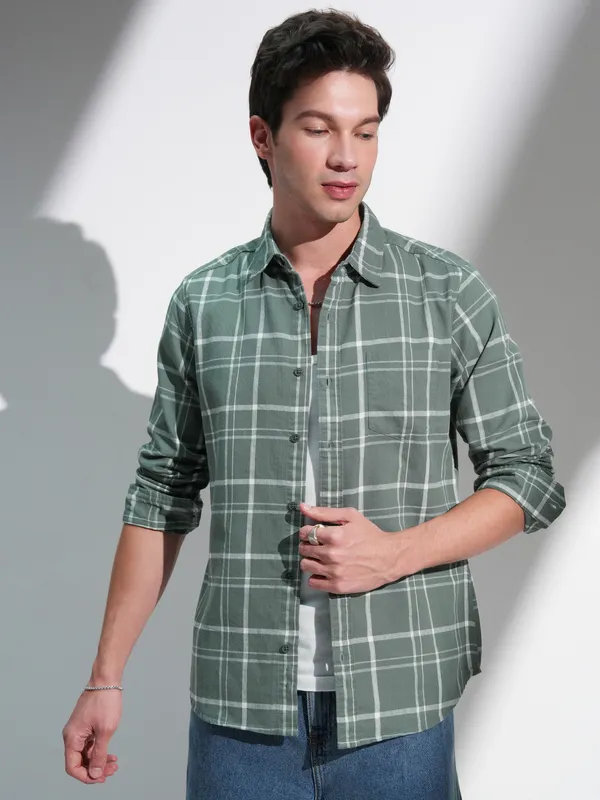Highlander Men Green Checked Slim Fit Casual Shirt