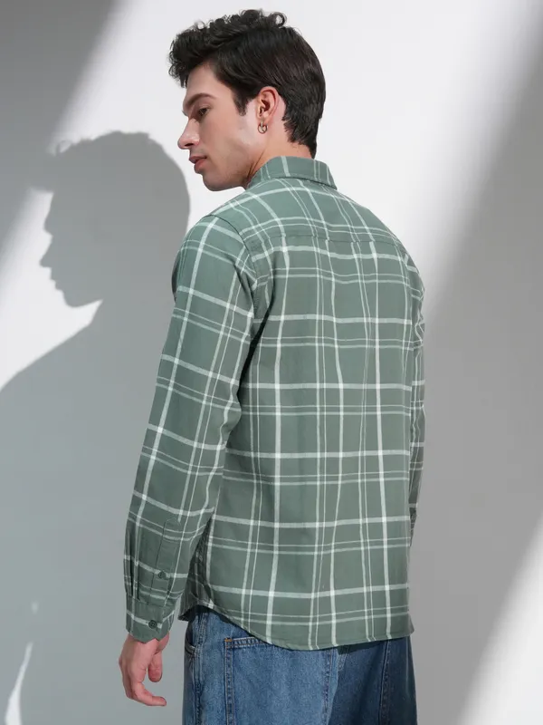 Highlander Men Green Checked Slim Fit Casual Shirt