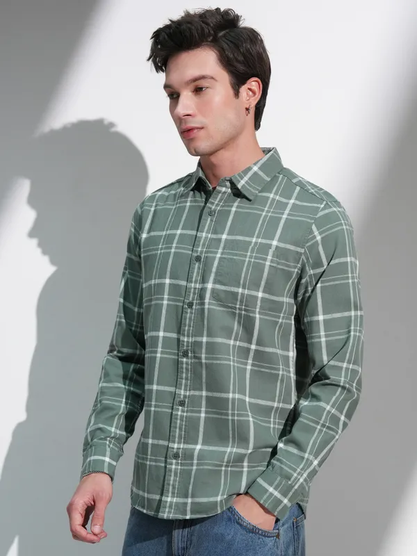 Highlander Men Green Checked Slim Fit Casual Shirt