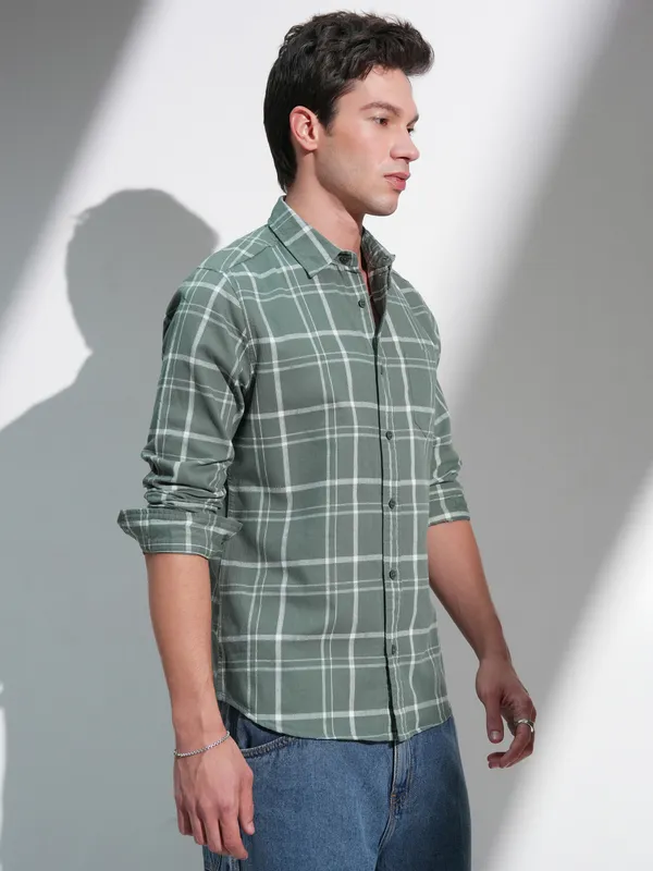 Highlander Men Green Checked Slim Fit Casual Shirt